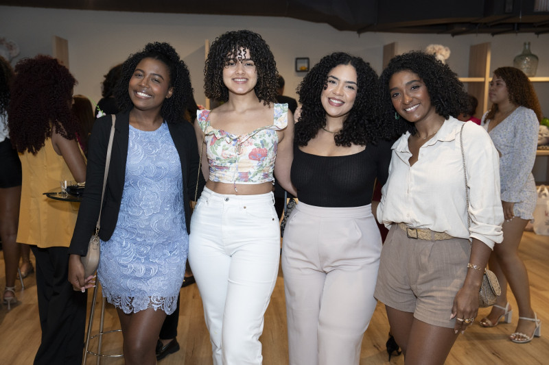 Gilda Galván, Juanilda Arnaud, Loraine Nina y Treisi Colome.