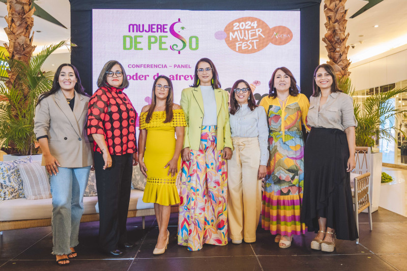 Paula Martínez, Desirée del Rosario, Lilian Tejeda, Patria Reyes, Elvira Lora, Emelyn Baldera y Kirssys Abreu Mella.