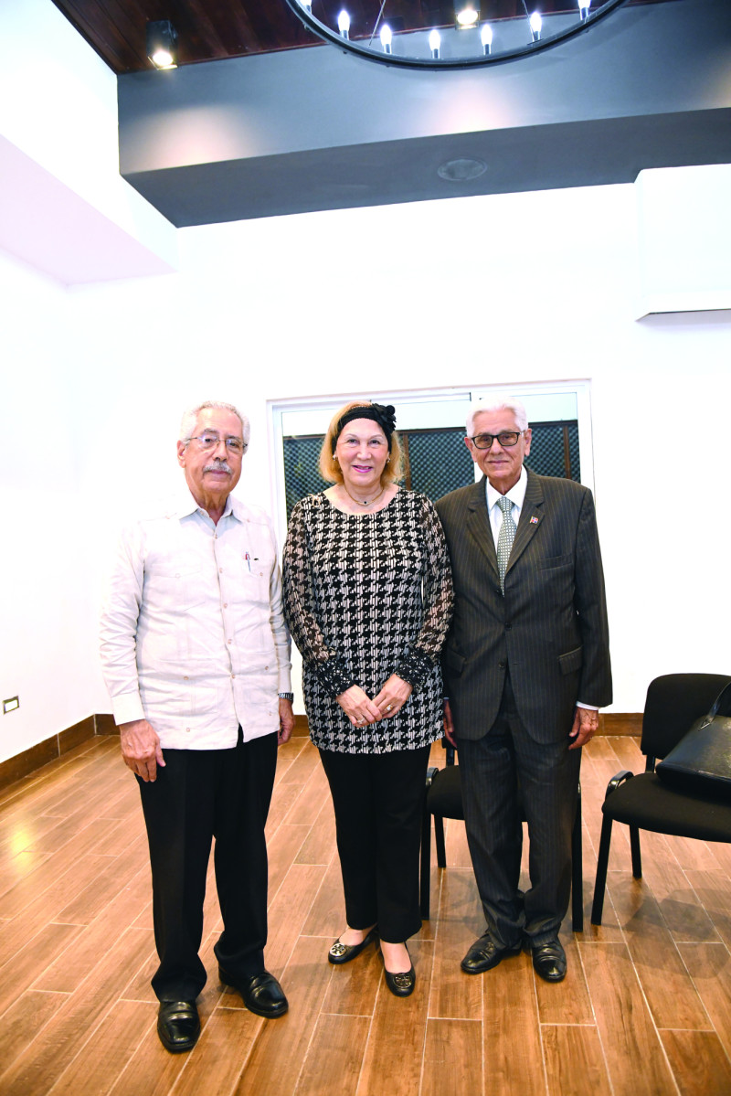 Darío Vargas, Bertha de Saladín y Roberto Saladín