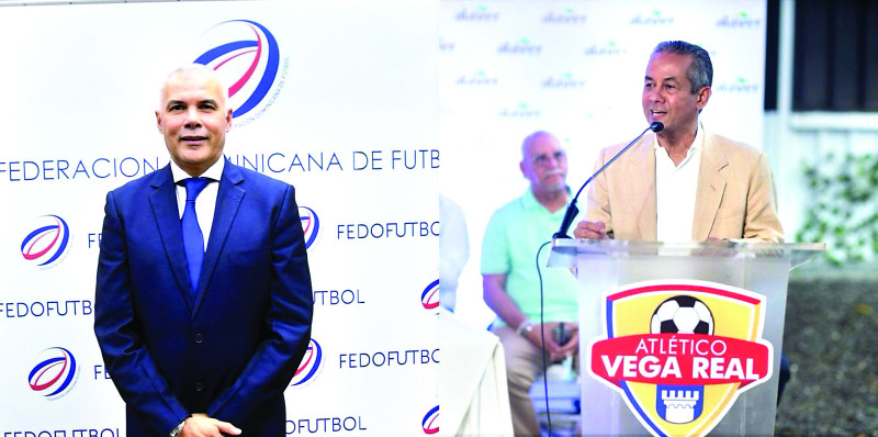 Rubén García, presidente de Fedofútbol compite contra el empresario José Deschamps.