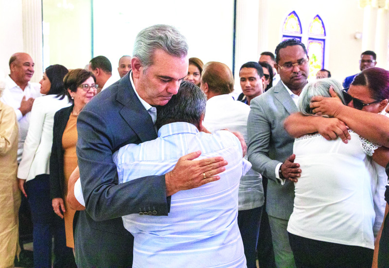 El presidente Luis Abinader expresó sus condolencias a los familiares.