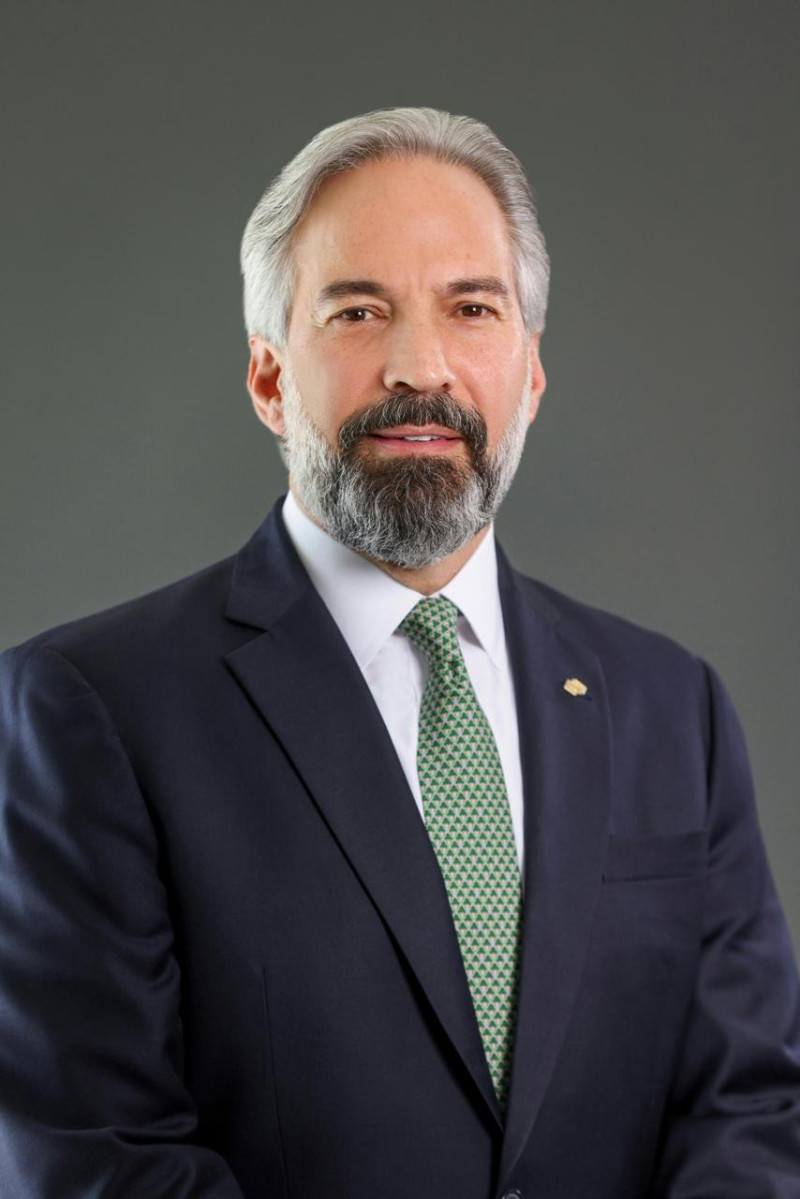 Dennis Simó, presidente ejecutivo del Banco Caribe.
