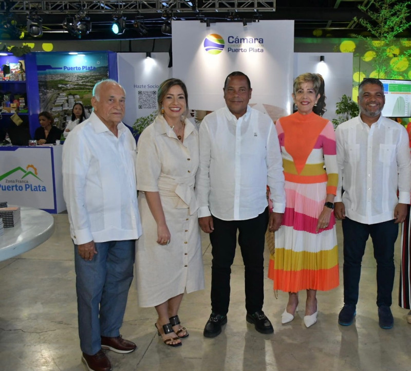 Pablo Brugal, Mileyka Brugal, Roque García, Ginette Bournigal y Atahualpa Paulino.