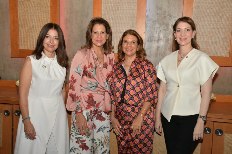 Mónica Herrera, Mercedes Carmen Capellán, Dilcia Capellán de Rivas y María Teresa Ferreiro