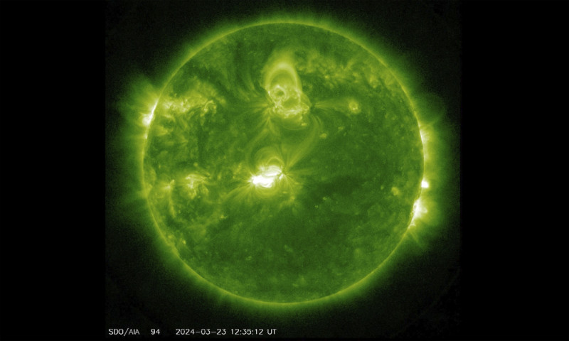Esta imagen proporcionada por la NASA muestra el Sol, visto desde el satélite Observatorio Dinámico Solar, el sábado 23 de marzo de 2024.