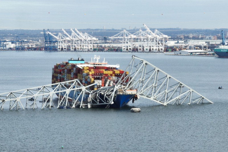 El carguero que chocó con el puente de Baltimore