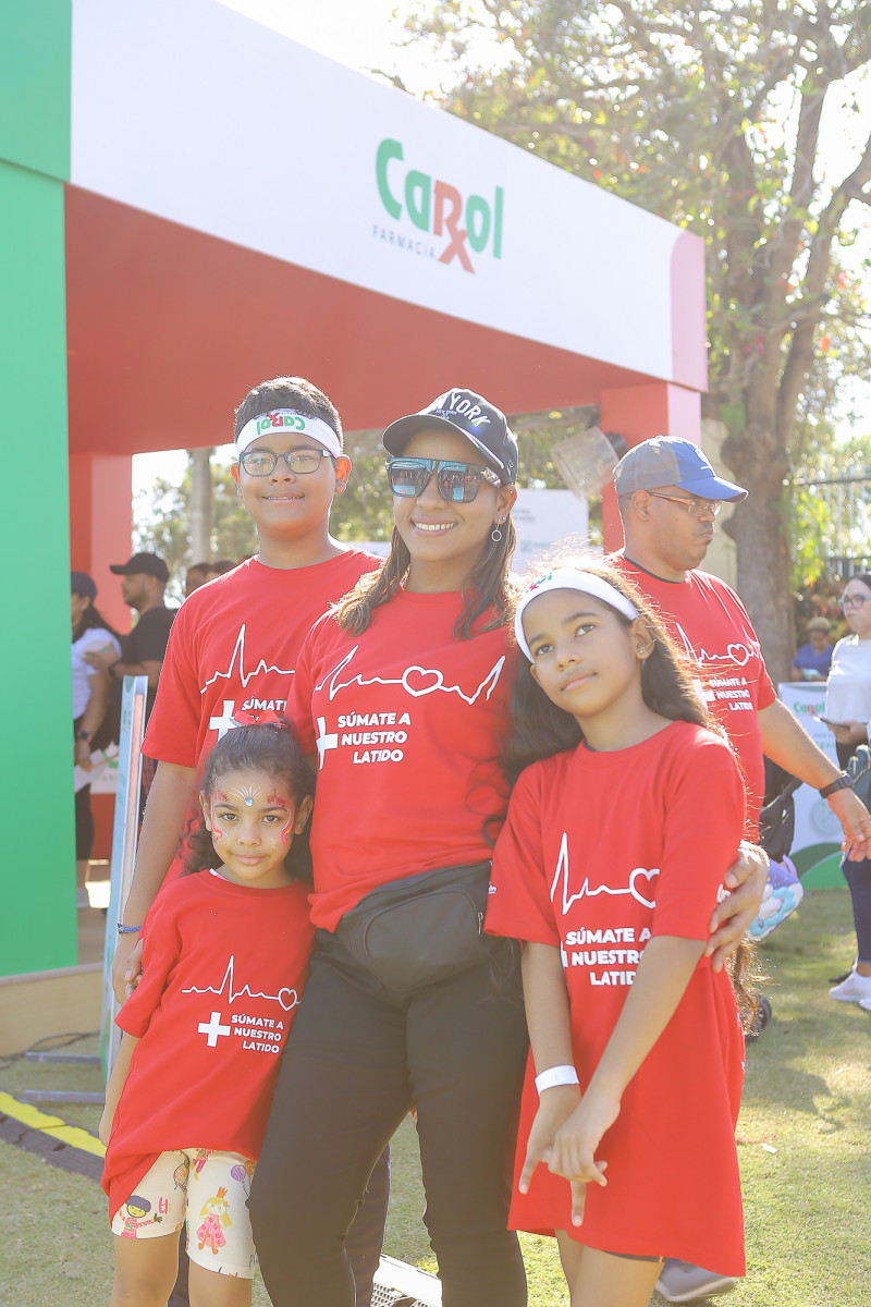 Randy Sánchez, Ema Sánchez, Marie Custodio y Eileen Sánchez