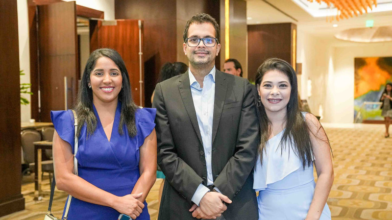 Bianca Arias, Alfonso Navarro y María Diaz