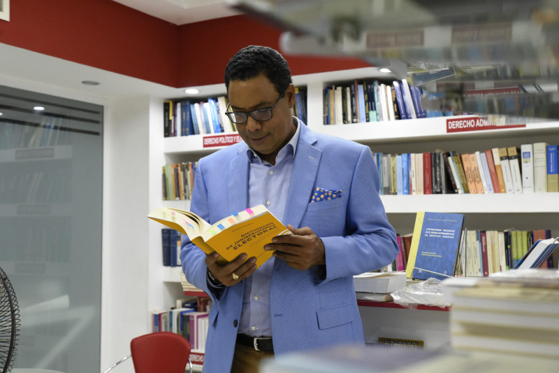 Jurista y escritor Namphi Rodríguez pondrá en circulación segunda edición de Diccionario Electoral