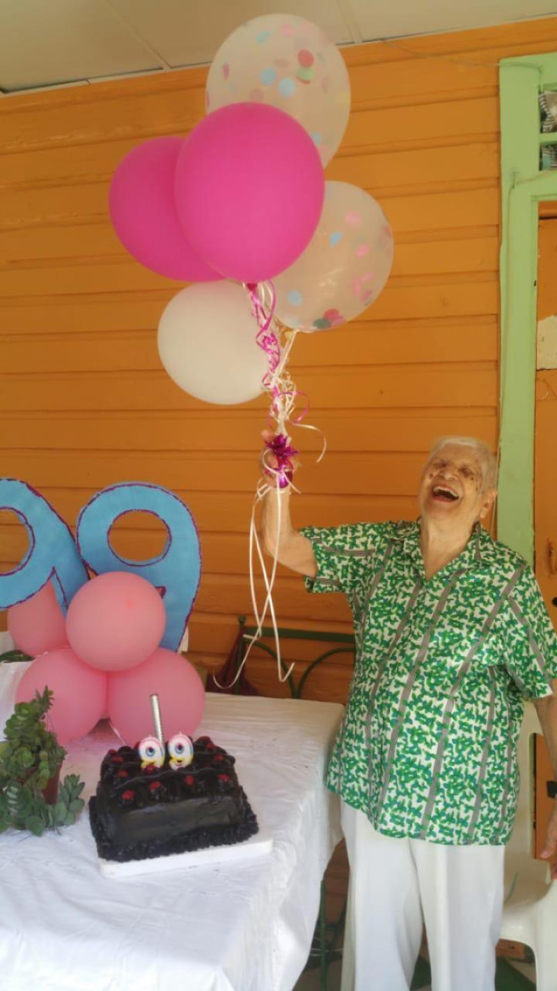 Isabelita Castaños mientras celebraba uno de sus cumpleaños.