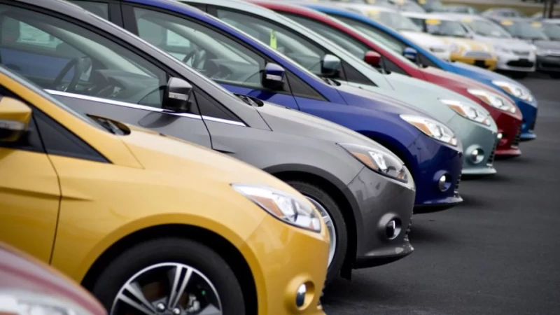 El renglón de comercio incluye, además, la venta de carros, mantenimiento y arreglo, así como el lavado de vehículos (car wash).