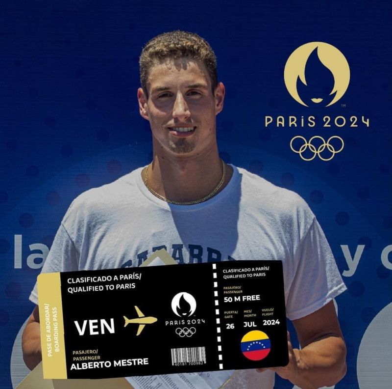 Alberto Mestr, de Venezuela, muestra el certificado olímpico.