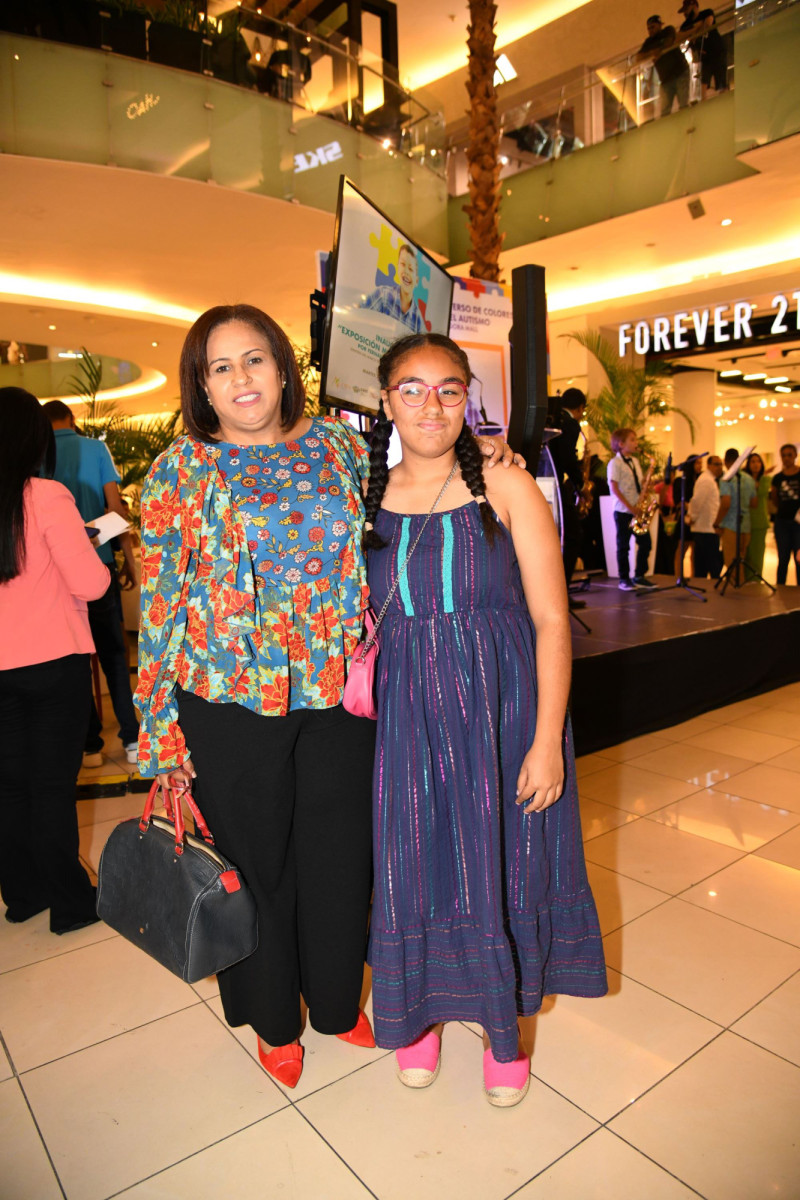 Margarita Quiroz y Sarah Leonor Hernández.