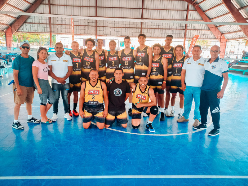 Integrantes de Moca, representativo de la provincia Espaillat en la Copa de Voleibol.