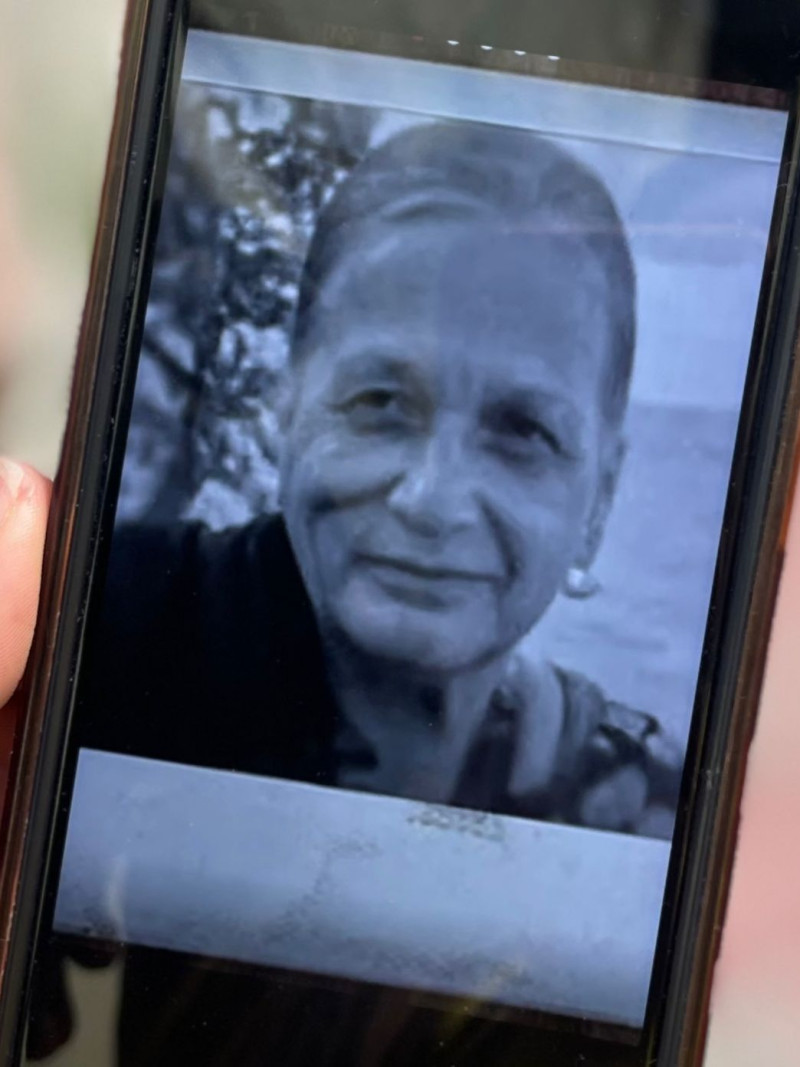 González, de 77 años, fue encontrada muerta ayer jueves en su vivienda en el sector Las Flores, de Cristo Rey, con signos de violencia.