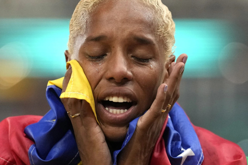 Yulimar Rojas no podrá defender su título olímpico en París debido a una lesión.