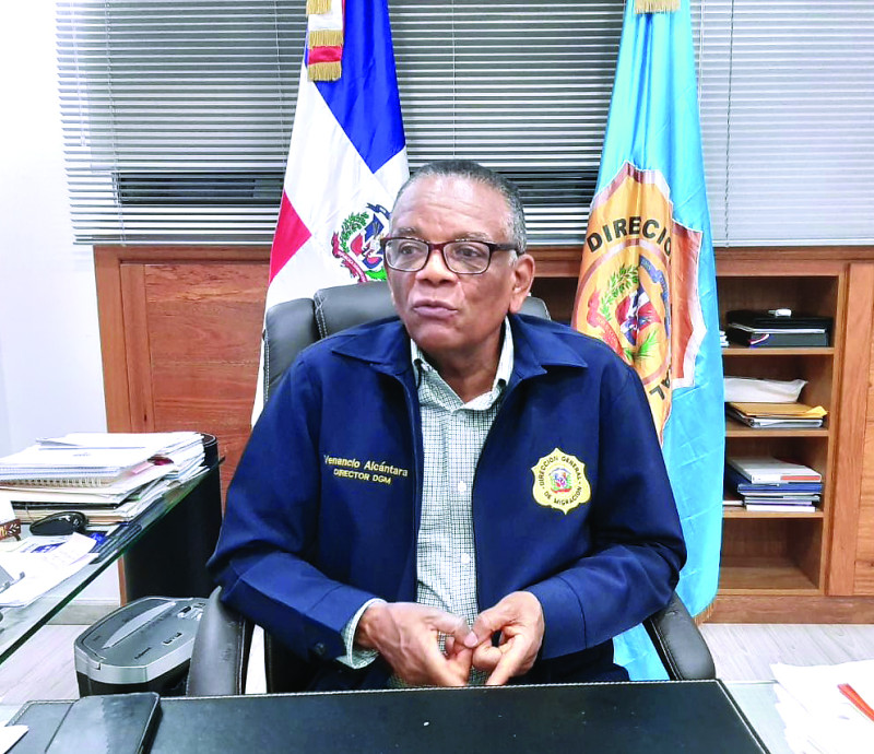 El director de Migración, Venancio Alcántara, declaró que colabora con el ministerio público para que determine quiénes son los culpables de violar a una niña haitiana durante un operativo migratorio.