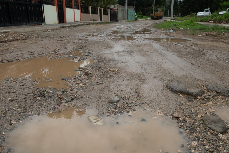 La mayoría de las calles de Engombe están sin asfaltar