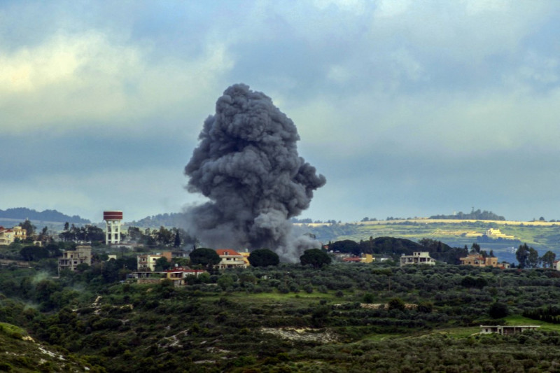 ataque israelí en la aldea fronteriza de Tayr Harfa