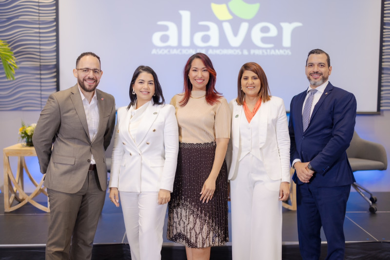 José Raúl Madera, Indira Berrido, Damaris Ramos, Jesulina de la Cruz, Cesar Novo.