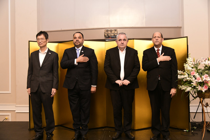 Masahiro Takagi, Pablo Ulloa, Piergiorgio Bertoldi y Reynaldo Espinal