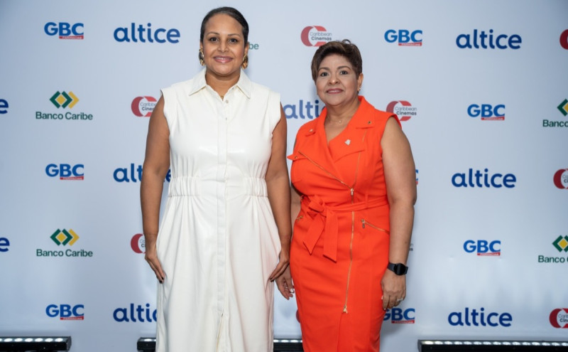 Zumaya Cordero, directora general de operaciones de Caribbean Cinemas, y Soraida Soto, vicepresidenta de marketing y comunicaciones de Altice.