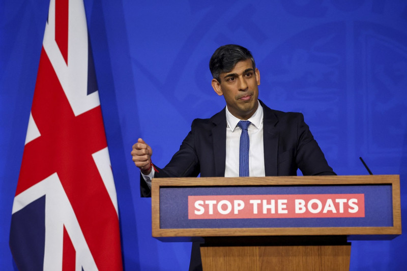 El primer ministro británico Rishi Sunak ofrece una conferencia de prensa el lunes 22 de abril de 2024, en Downing Street, en Londres.