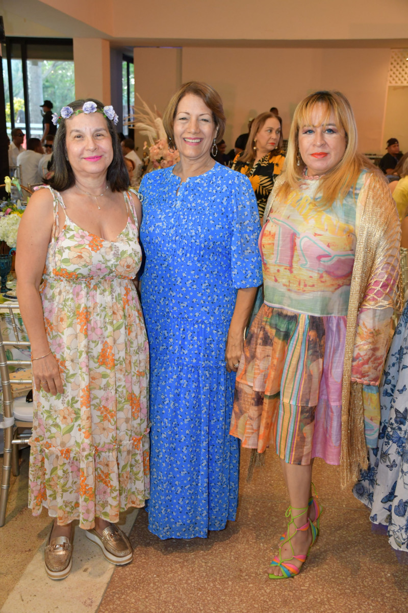 Joselyn Gómez, Sandra de Herrera y Caridad Tejada.