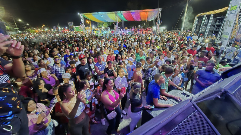 Multitud congregada para disfrutar el pasado fin de semana de la cartelera del  Super Mega Festival de Primavera 2024.