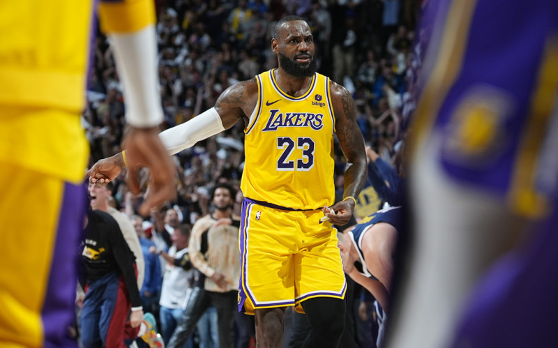 El delantero de Los Angeles Lakers, LeBron James