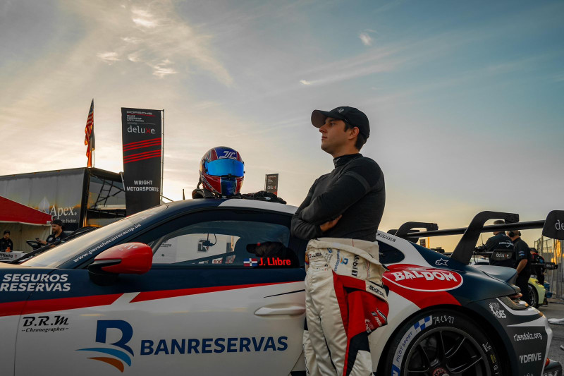 Fotografía muestra a Jimmy Llibre, quien competirá en el Porsche Carrera Cup North America 2024.