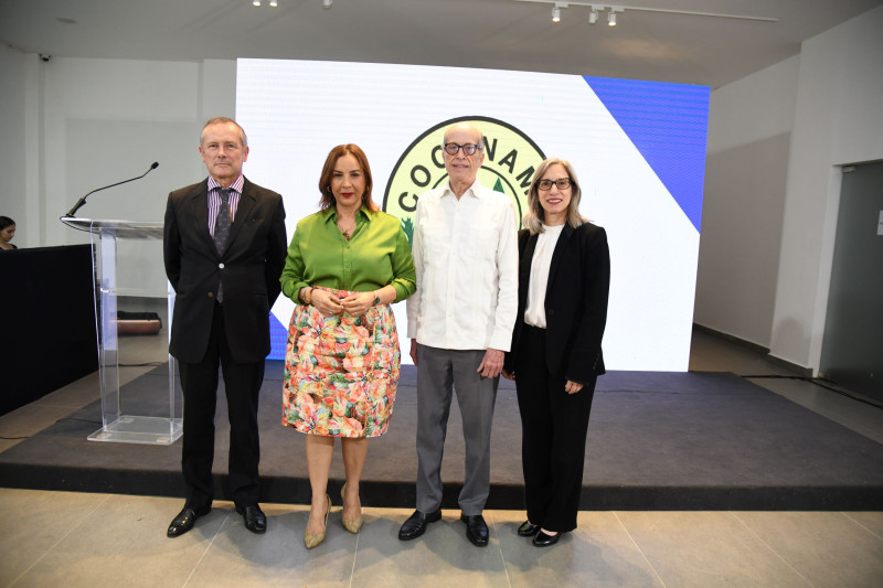 Eric Fournier, Rosario Vásquez, Max Puig y Ancell Scheker.