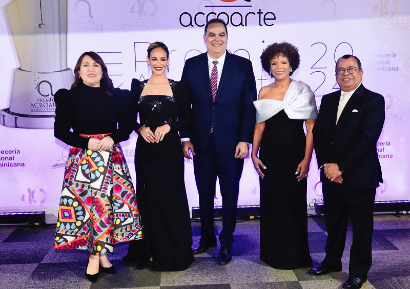 Emelyn Baldera, Wanda Sánchez, Máximo Jiménez, Marivell Contreras y Euri Cabral