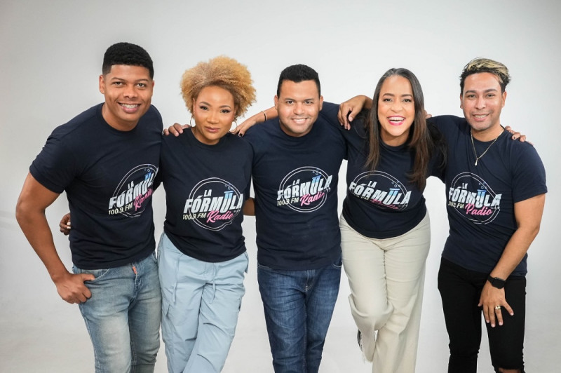 Reiling Montero, Wandely Soriano, Moisés Balbuena, Kenny Valdez y Richard Hernández, quienes son parte del proyecto "La Fórmula Radio".