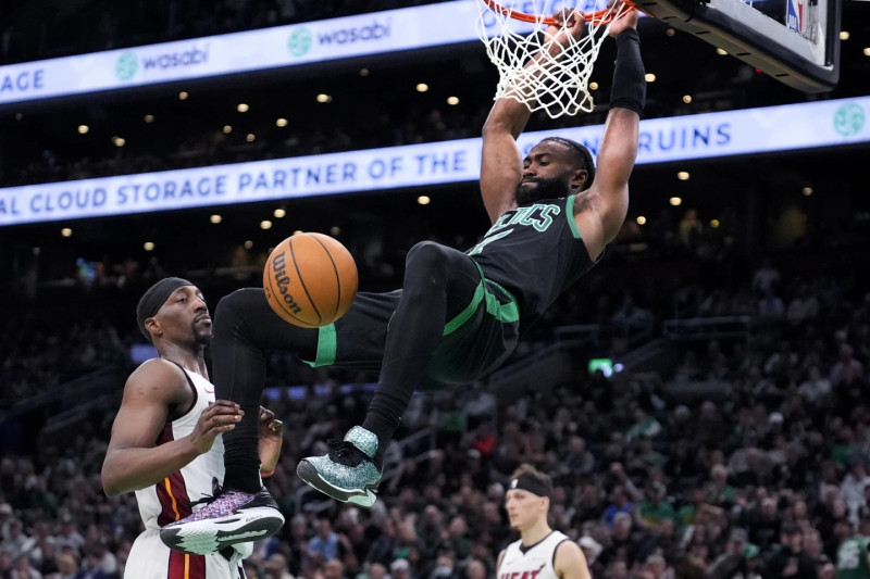 Jaylen Brown lidera ofensiva de los Celtics