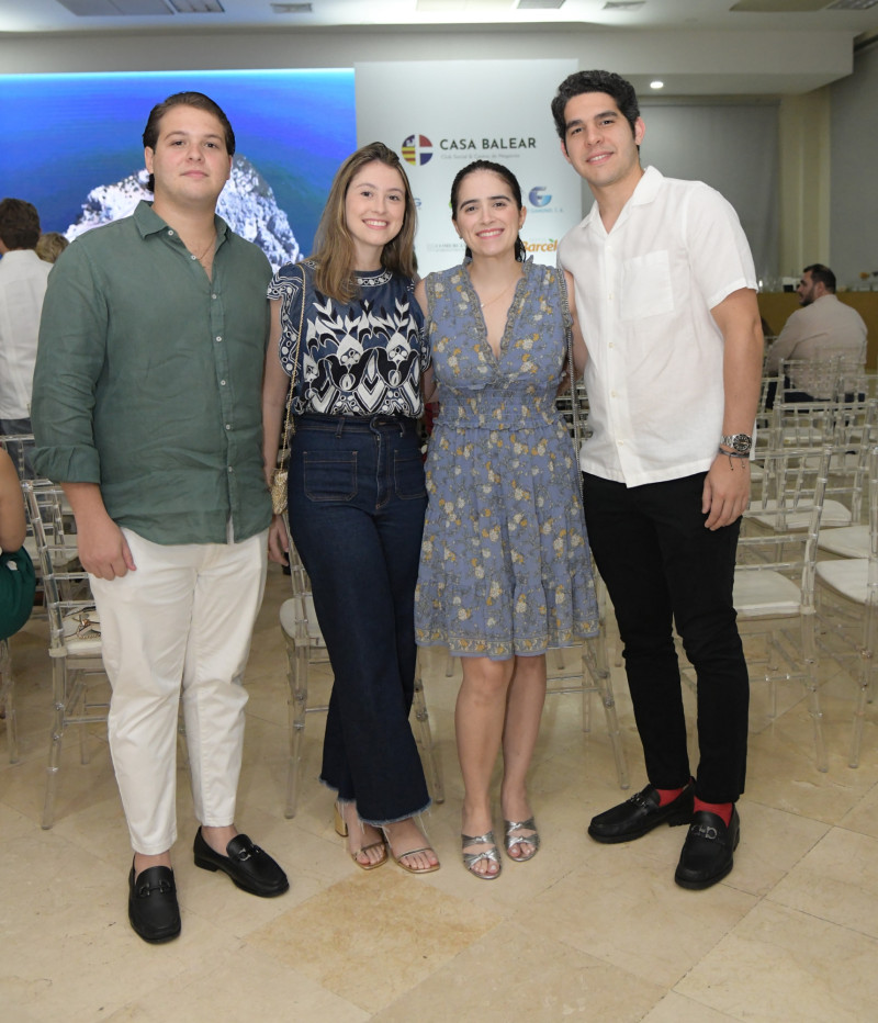 Sebastián Dupuy, Daniela Dupuy, Karla Sebelén y Juan José Sanz.