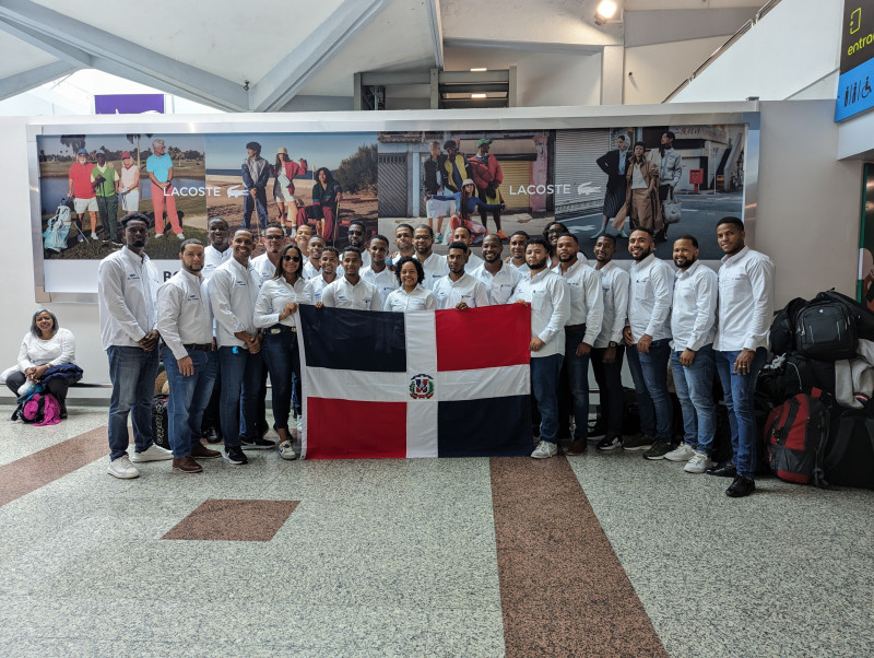 Maestros de educación física que viajaron a Colombia y Costa Rica para intercambio académico.