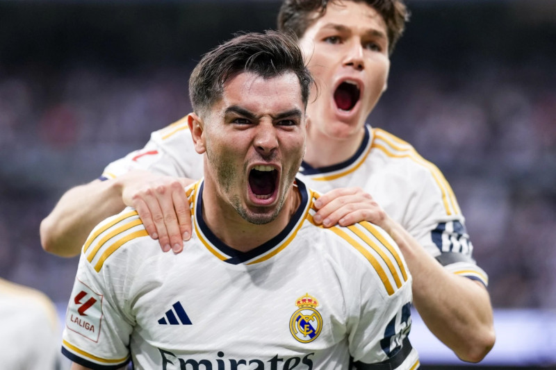 Brahim Díaz celebra tras anotar el primer gol del Real Madrid contra el Cádiz el sábado 4 de mayo.