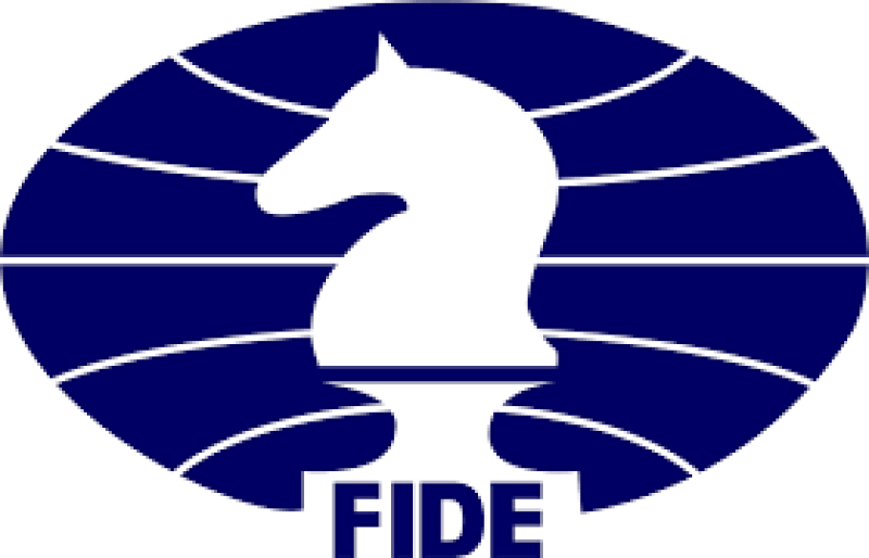 El día primero de cada mes la Federación Internacional de Ajedrez (FIDE)