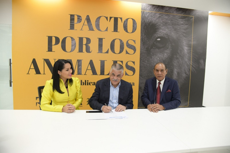 El presidente del PRD firmó el pacto