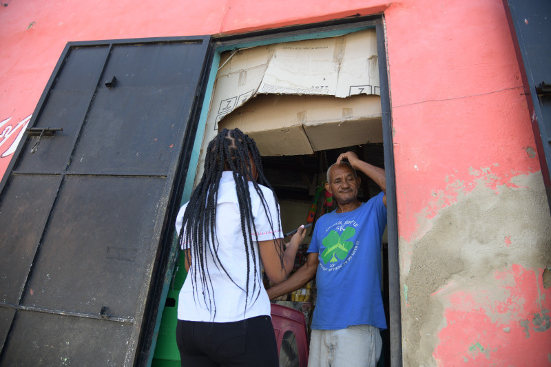 Las lluvias de los últimos días están provocando inundaciones en el Gran Santo Domingo, dañando ajuares de viviendas humildes.
