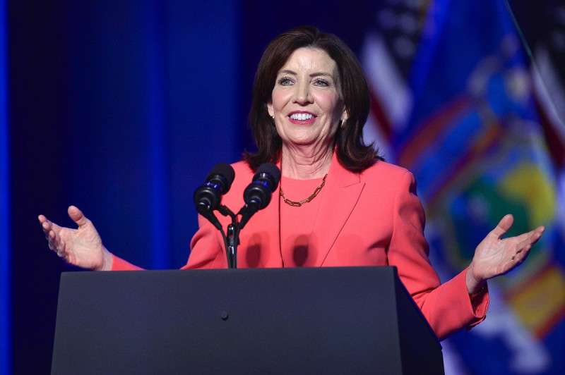 La gobernadora de Nueva York Kathy Hochul habla en Syracuse, Nueva York, el 25 de abril de 2024.