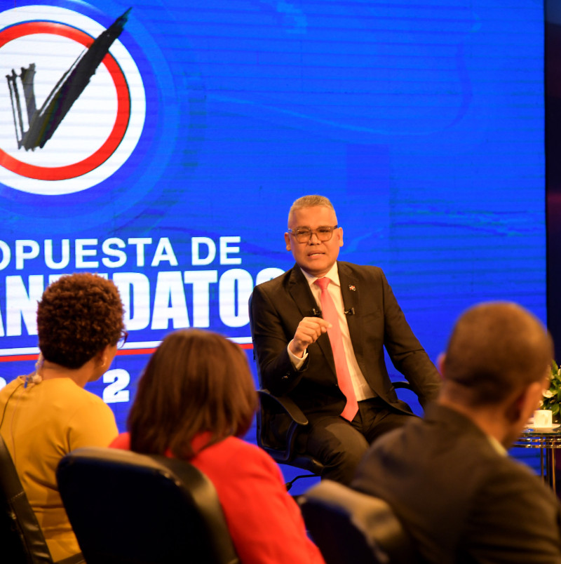 Carlos Peña, candidato presidencial de Generación de Servidores.