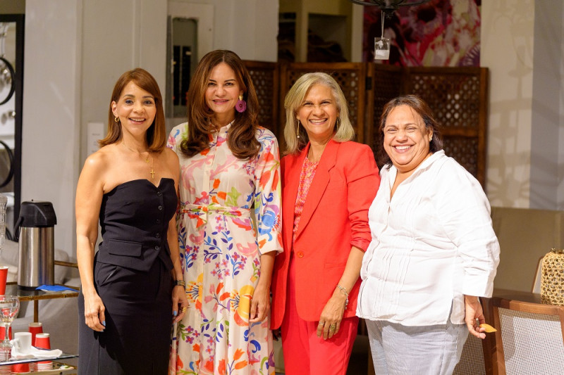 Claudine Nova, Celeste Pérez, Grisell Lora y Siddy Roque