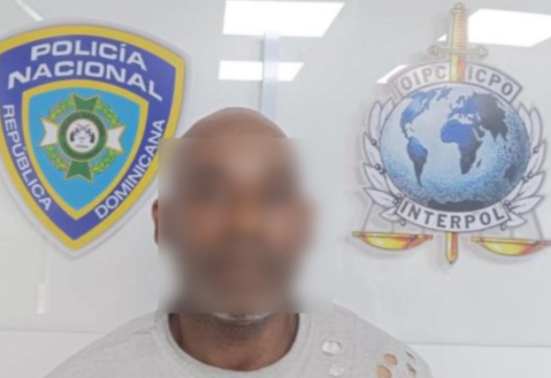 Guitaud Rondeau, de 42 años, quien fue capturado por los agentes actuantes en la calle Hermanos Martínez, del barrio Santa Cruz de Villa Mella, municipio Santo Domingo Norte.