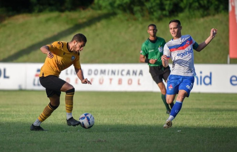 Acción del juego en la victoria de OyM.