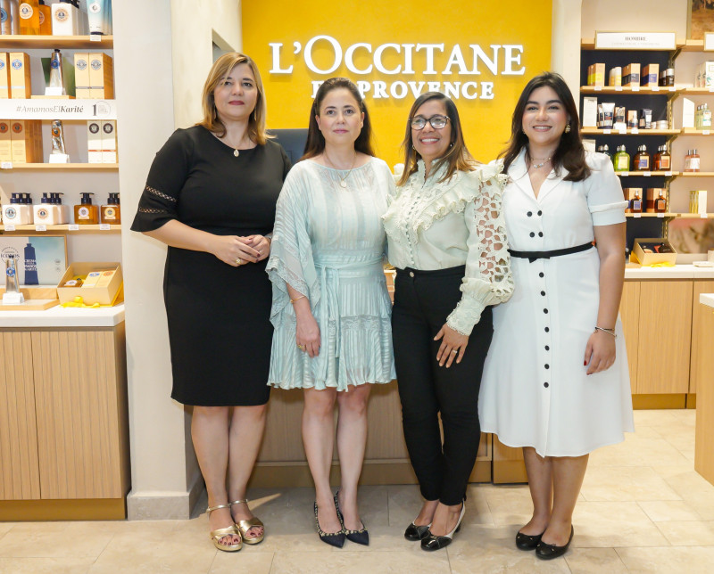 Nathalie Romero, Ana María Guzmán, Jenny López y Ambar Durán.