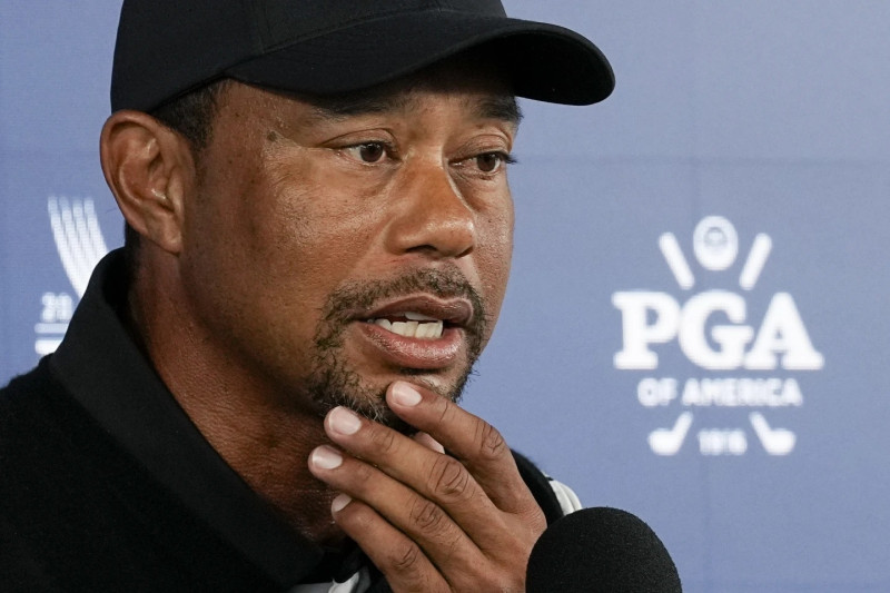 Tiger Woods habla durante una conferencia de prensa en el torneo de golf PGA Championship en el Valhalla Golf Club.