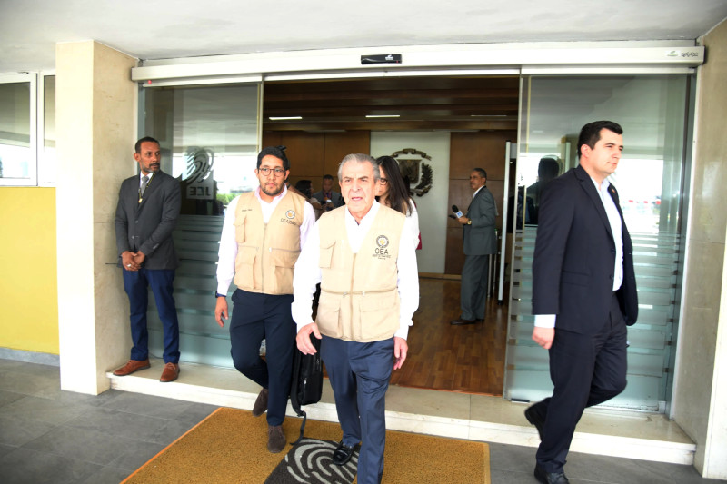 Fotografía muestra al expresidente de Chile, y jefe de la Misión de Observadores de la Organización de Estados Americanos (OEA), Eduardo Frei Ruiz-Tagle.