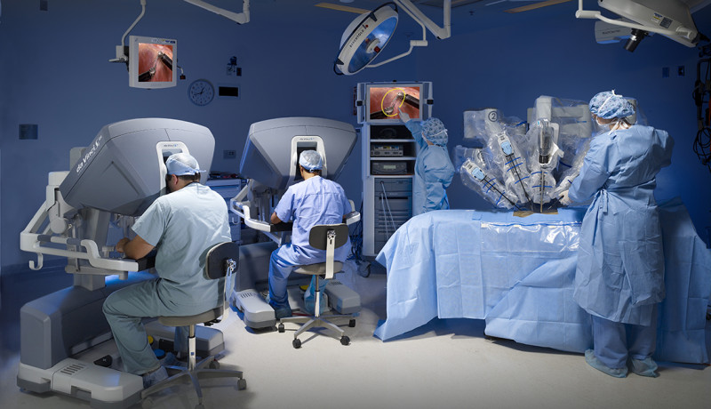 Con la cirugía robótica la recuperación es más rápida y se corre menos riesgos.